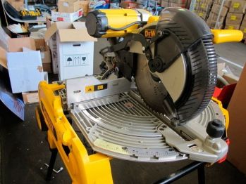 Торцовочная пила DeWALT D27107 - Фото №5