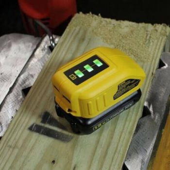 Адаптер USB зарядного устройства DeWALT (DCB090) - Фото №2