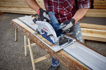 Акумуляторна циркулярна пила Bosch Professional GKS 18V-68 GC (06016B5100) - Фото №3