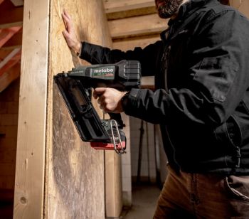 Гвоздезабиватель аккумуляторный Metabo NFR 18 LTX 90 BL Каркас (612090840) - Фото №4