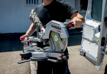 Торцювальна акумуляторна пила Metabo KGS 18 LTX BL 305 Каркас (614305850) - Фото №4