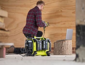 Инвертор напряжения аккумуляторный Ryobi RY36BI1800A-0 (5133004942) - Фото №2