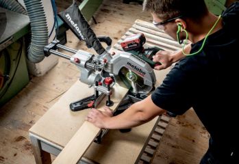 Пила торцовочная аккумуляторная Metabo KGS 18 LTX BL 254 (614254920) - Фото №4
