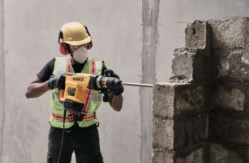 Молоток отбойный сетевой L-образный DeWALT D25881K - Фото №4