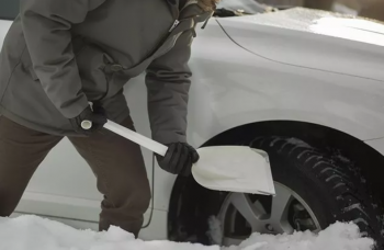 Лопата для снега автомобильная Fiskars SnowXpert 143072 (1019347) - Фото №5