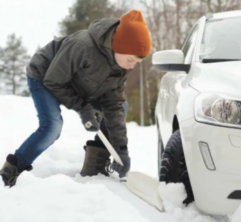 Лопата для снега автомобильная Fiskars SnowXpert 143072 (1019347) - Фото №6