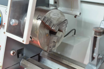 Станок токарно-винторезный FDB Maschinen Turner 280х750G (8279660 - Фото №2